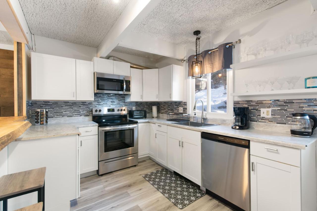 Vermont Getaway! Newly Renovated! Stratton Valley エクステリア 写真