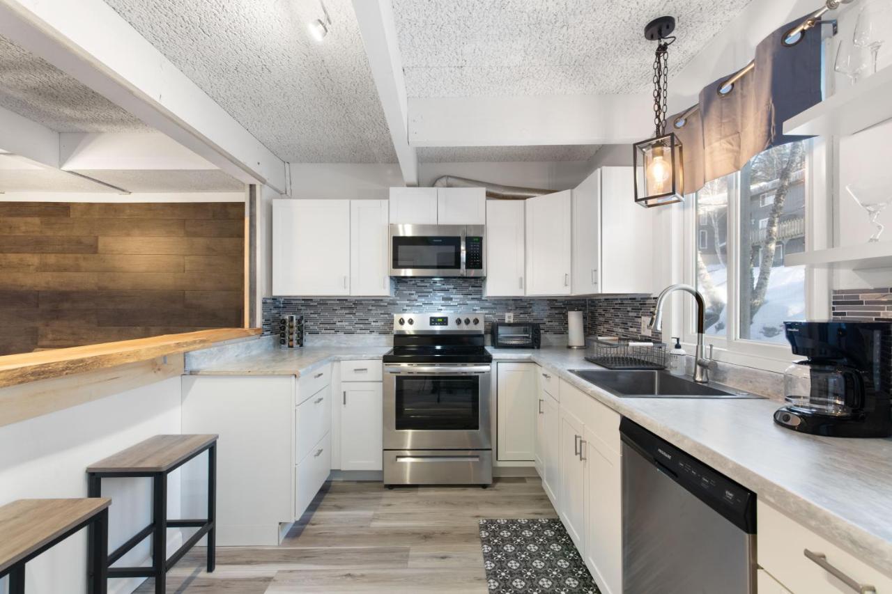 Vermont Getaway! Newly Renovated! Stratton Valley エクステリア 写真